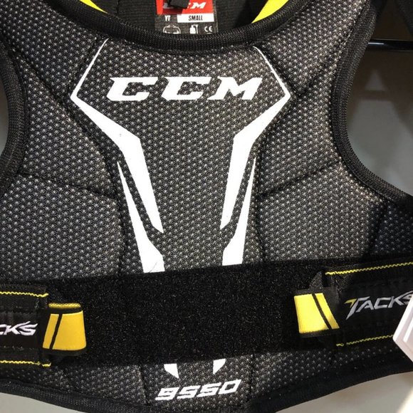 CCM Tacks 9550 Youth Shoulder Pads - Picture 2 of 11